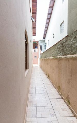 Casa à venda com 198m², 3 quartos e 2 vagasVista sala lateral