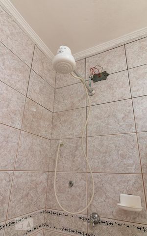 Casa à venda com 198m², 3 quartos e 2 vagasBanheiro quarto 1 suíte - chuveiro