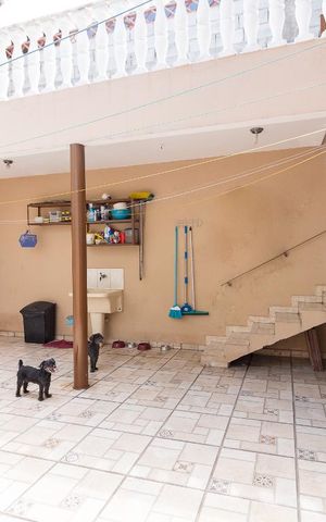Casa à venda com 198m², 3 quartos e 2 vagasÁrea externa