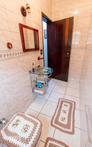 Casa à venda com 198m², 3 quartos e 2 vagasLavabo