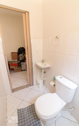 Casa à venda com 198m², 3 quartos e 2 vagasEdícula - banheiro