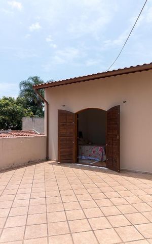 Casa à venda com 198m², 3 quartos e 2 vagasVaranda quarto 1 suíte