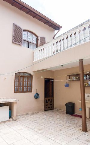 Casa à venda com 198m², 3 quartos e 2 vagasÁrea externa