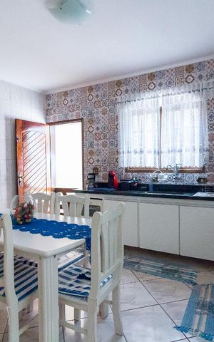 Casa à venda com 198m², 3 quartos e 2 vagasCozinha