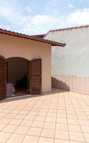 Casa à venda com 198m², 3 quartos e 2 vagasVaranda quarto 1 suíte
