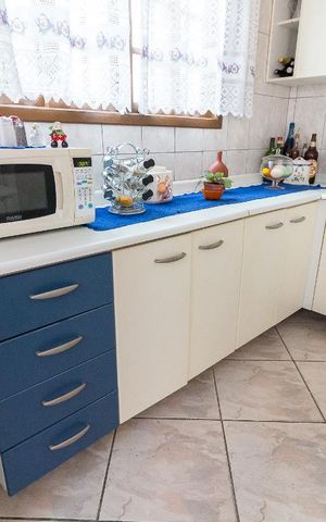 Casa à venda com 198m², 3 quartos e 2 vagasCozinha - armários