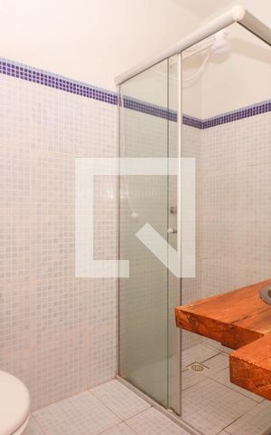 Apartamento à venda com 96m², 2 quartos e sem vaga Apartamento à venda com 96m², 2 quartos e sem vagaBanheiro