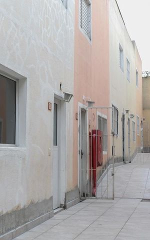 Casa de condomínio à venda com 76m², 2 quartos e 1 vagaFachada 