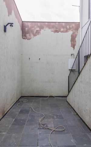 Casa para alugar com 300m², 4 quartos e 6 vagas Casa para alugar com 300m², 4 quartos e 6 vagasQuintal