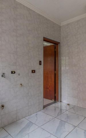 Casa para alugar com 300m², 4 quartos e 6 vagas Casa para alugar com 300m², 4 quartos e 6 vagasÁrea de Serviço