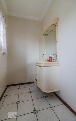 Casa para alugar com 300m², 4 quartos e 6 vagas Casa para alugar com 300m², 4 quartos e 6 vagasBanheiro do Quarto 5