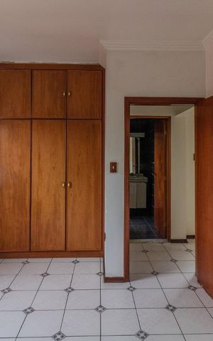 Casa para alugar com 300m², 4 quartos e 6 vagas Casa para alugar com 300m², 4 quartos e 6 vagasQuarto 2