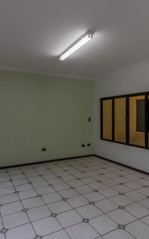 Casa para alugar com 300m², 4 quartos e 6 vagas Casa para alugar com 300m², 4 quartos e 6 vagasSala