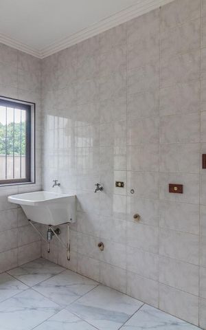 Casa para alugar com 300m², 4 quartos e 6 vagas Casa para alugar com 300m², 4 quartos e 6 vagasÁrea de Serviço