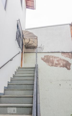 Casa para alugar com 300m², 4 quartos e 6 vagas Casa para alugar com 300m², 4 quartos e 6 vagasQuintal