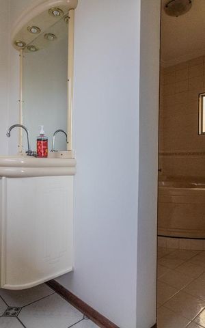 Casa para alugar com 300m², 4 quartos e 6 vagas Casa para alugar com 300m², 4 quartos e 6 vagasBanheiro do Quarto 5