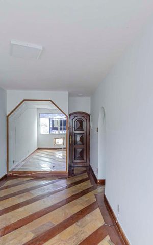 Apartamento à venda com 75m², 2 quartos e 1 vagaSala