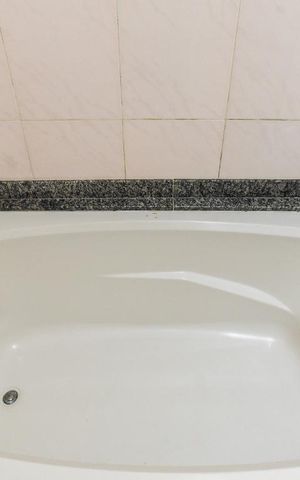 Casa à venda com 312m², 2 quartos e 5 vagas Casa à venda com 312m², 2 quartos e 5 vagasBanheiro da Suíte 2