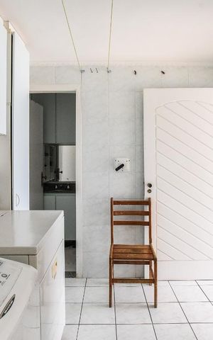 Casa à venda com 312m², 2 quartos e 5 vagas Casa à venda com 312m², 2 quartos e 5 vagasÁrea de Serviço
