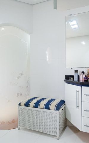 Casa à venda com 270m², 3 quartos e 4 vagas Casa à venda com 270m², 3 quartos e 4 vagasBanheiro da suíte