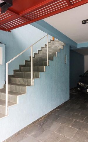 Casa à venda com 79m², 2 quartos e 2 vagasGaragem
