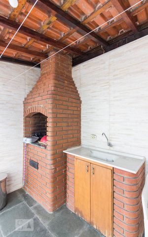 Casa à venda com 79m², 2 quartos e 2 vagasChurrasqueira