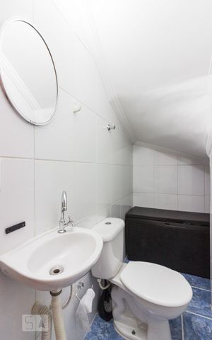 Casa à venda com 79m², 2 quartos e 2 vagasLavabo