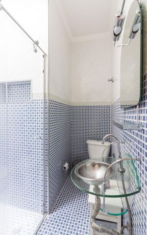 Casa à venda com 79m², 2 quartos e 2 vagasBanheiro
