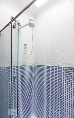 Casa à venda com 79m², 2 quartos e 2 vagasBanheiro