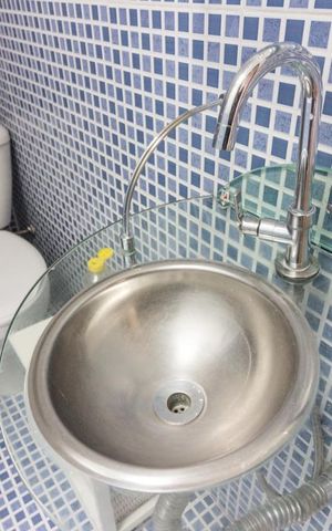 Casa à venda com 79m², 2 quartos e 2 vagasBanheiro