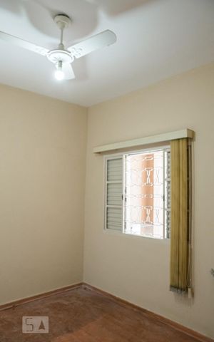 Casa à venda com 200m², 3 quartos e 4 vagasSuite 2