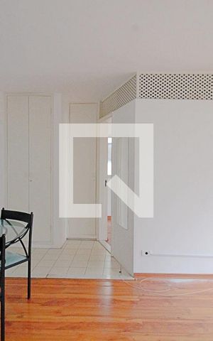 Apartamento à venda com 45m², 1 quarto e 1 vaga Apartamento à venda com 45m², 1 quarto e 1 vagaSala