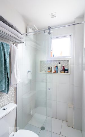 Apartamento à venda com 179m², 2 quartos e 2 vagas Apartamento à venda com 179m², 2 quartos e 2 vagasBanheiro da Suíte 1