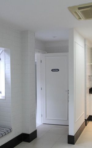 Casa à venda com 400m², 4 quartos e 2 vagas Casa à venda com 400m², 4 quartos e 2 vagasCozinha
