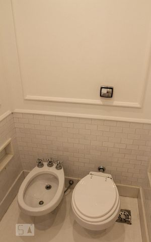 Casa à venda com 400m², 4 quartos e 2 vagas Casa à venda com 400m², 4 quartos e 2 vagasBanheiro do Quarto 3 - Suíte