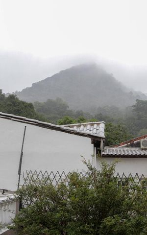Casa à venda com 400m², 4 quartos e 2 vagas Casa à venda com 400m², 4 quartos e 2 vagasVista Área Externa