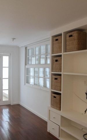 Casa à venda com 400m², 4 quartos e 2 vagas Casa à venda com 400m², 4 quartos e 2 vagasSala 2º Andar