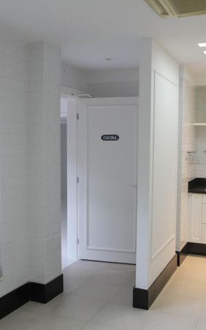 Casa à venda com 400m², 4 quartos e 2 vagas Casa à venda com 400m², 4 quartos e 2 vagasCozinha