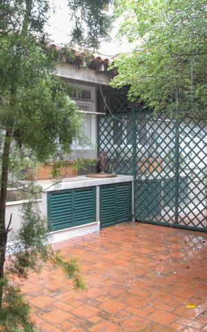 Casa à venda com 400m², 4 quartos e 2 vagas Casa à venda com 400m², 4 quartos e 2 vagasPátio interno