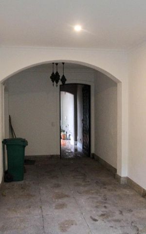Casa à venda com 400m², 4 quartos e 2 vagas Casa à venda com 400m², 4 quartos e 2 vagasGaragem