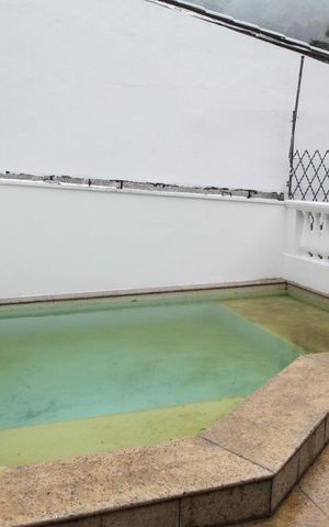 Casa à venda com 400m², 4 quartos e 2 vagas Casa à venda com 400m², 4 quartos e 2 vagasÁrea externa 2º Andar - Piscina