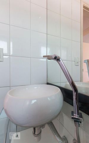 Apartamento à venda com 58m², 2 quartos e 2 vagasBanheiro Social