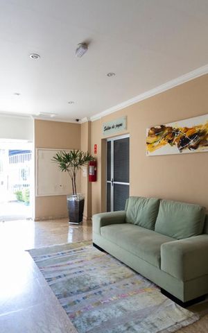 Apartamento à venda com 58m², 2 quartos e 2 vagasHall social