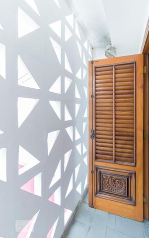 Casa à venda com 198m², 3 quartos e 4 vagas Casa à venda com 198m², 3 quartos e 4 vagasSacada da Suíte