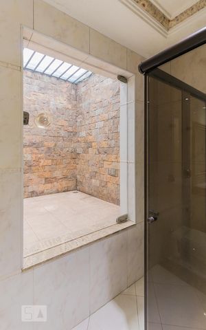 Casa à venda com 198m², 3 quartos e 4 vagas Casa à venda com 198m², 3 quartos e 4 vagasBanheiro