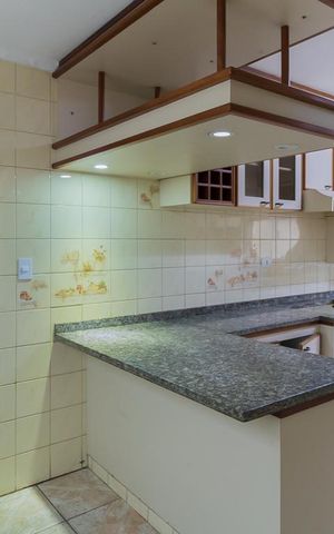 Casa à venda com 198m², 3 quartos e 4 vagas Casa à venda com 198m², 3 quartos e 4 vagasCozinha