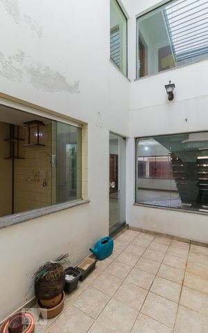 Casa à venda com 198m², 3 quartos e 4 vagas Casa à venda com 198m², 3 quartos e 4 vagasJardim de Inverno