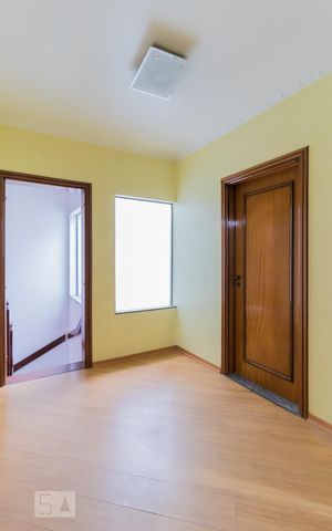 Casa à venda com 198m², 3 quartos e 4 vagas Casa à venda com 198m², 3 quartos e 4 vagasHall