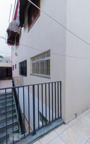 Casa à venda com 198m², 3 quartos e 4 vagas Casa à venda com 198m², 3 quartos e 4 vagasQuintal