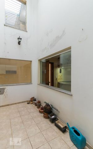 Casa à venda com 198m², 3 quartos e 4 vagas Casa à venda com 198m², 3 quartos e 4 vagasJardim de Inverno